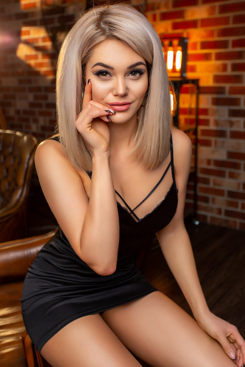 Yuliya russian bridesmaid