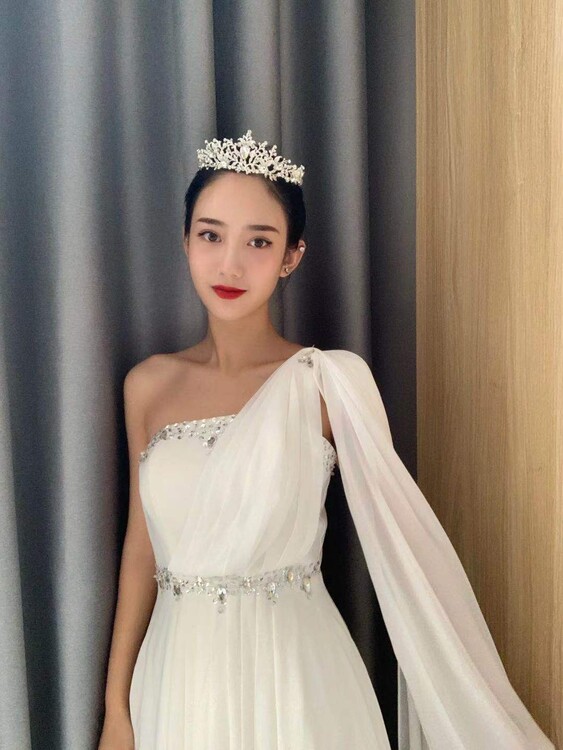 lijingyao russian bridesmaid