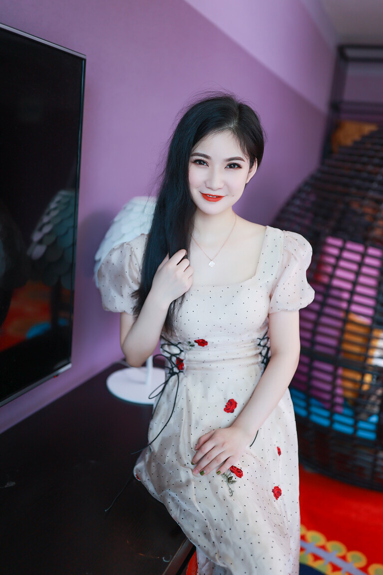 limengying russian bridesmaid