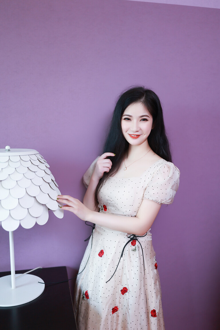 limengying russian bridesmaid