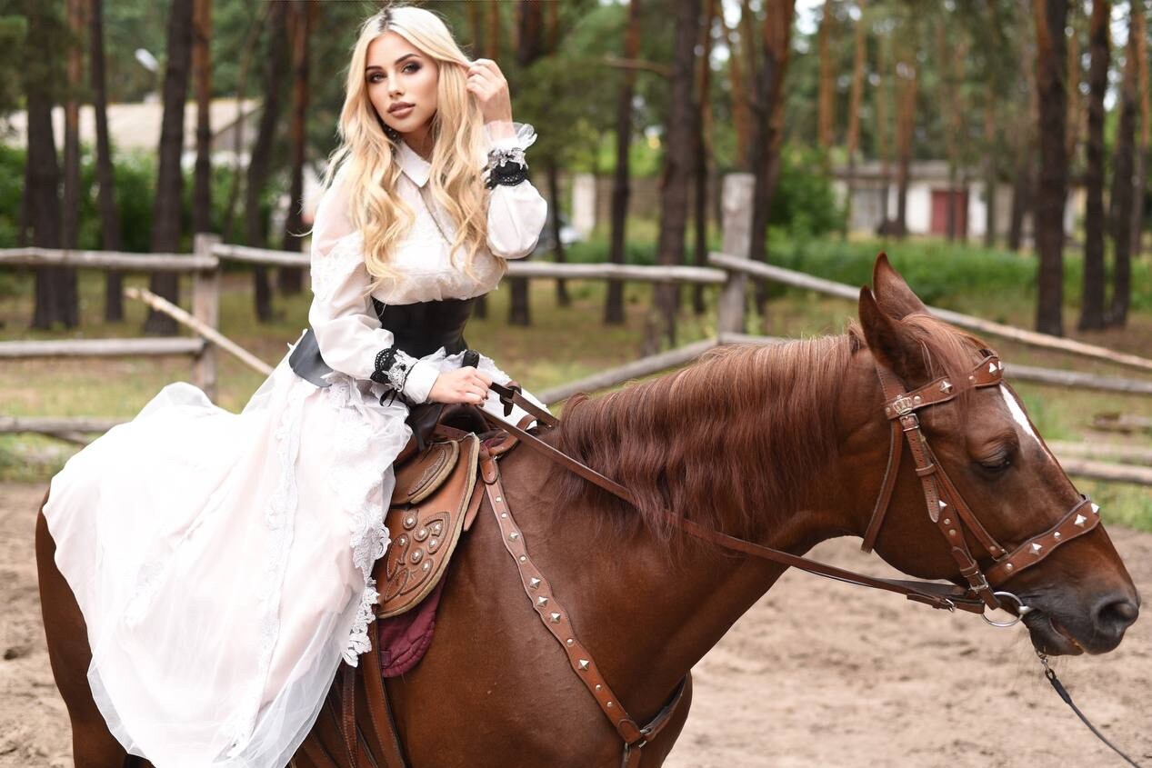 Mary russian bridesmaid