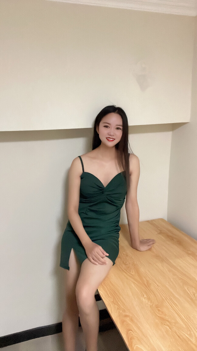 Zhou Sha Sha russian bridesmaid