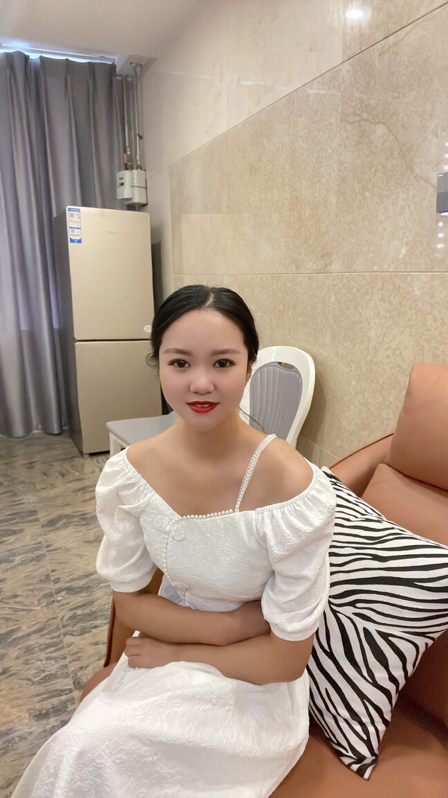 Zhou Sha Sha russian bridesmaid