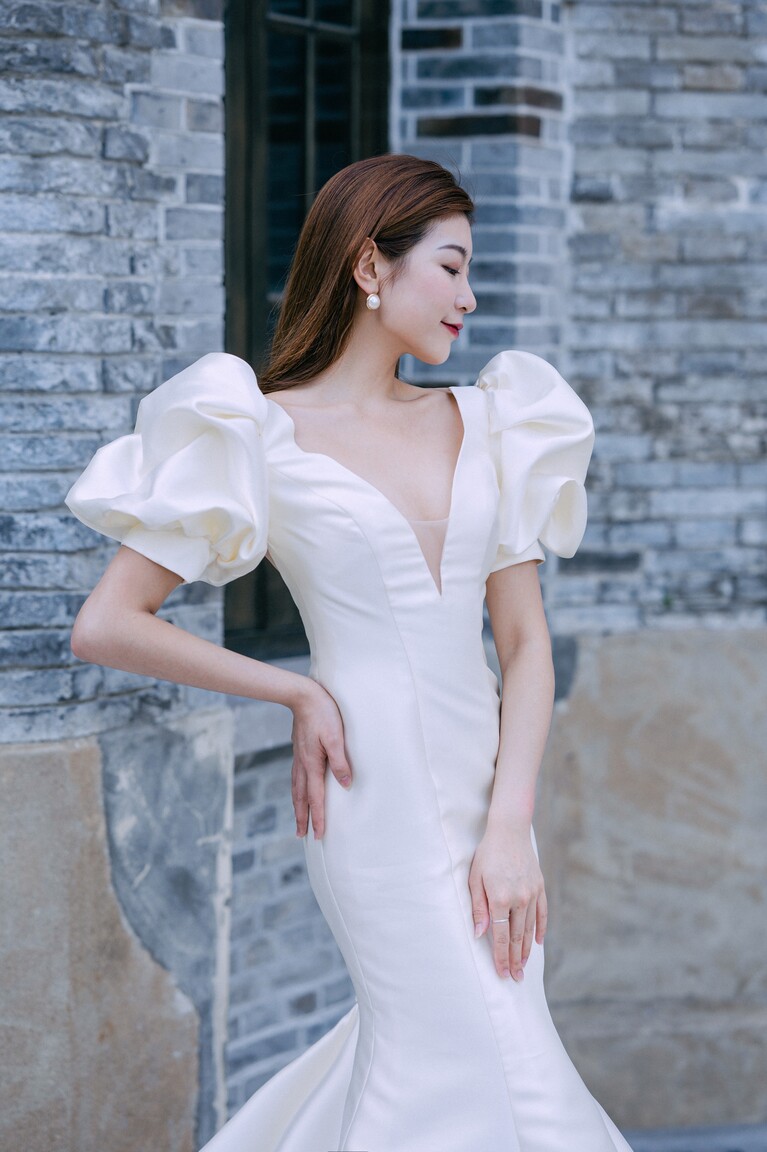 Liu Yong Jia russian bridesmaid