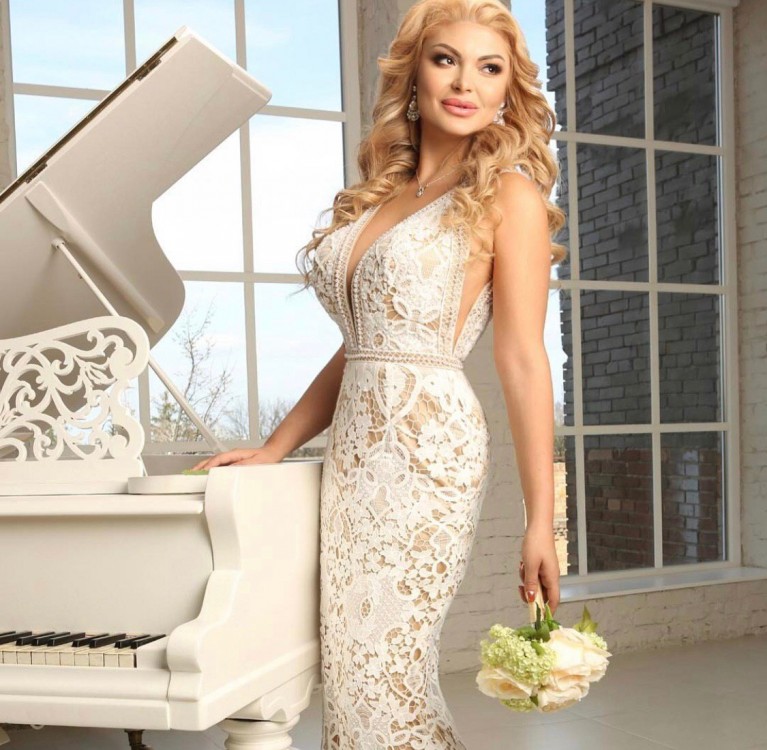 Iulia russian bridesw